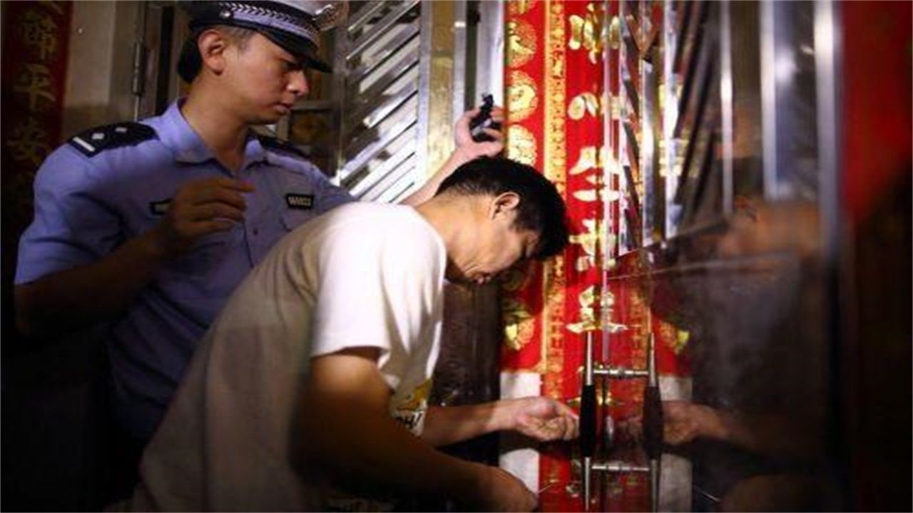 锡林郭勒请开锁师傅开了锁后，师傅